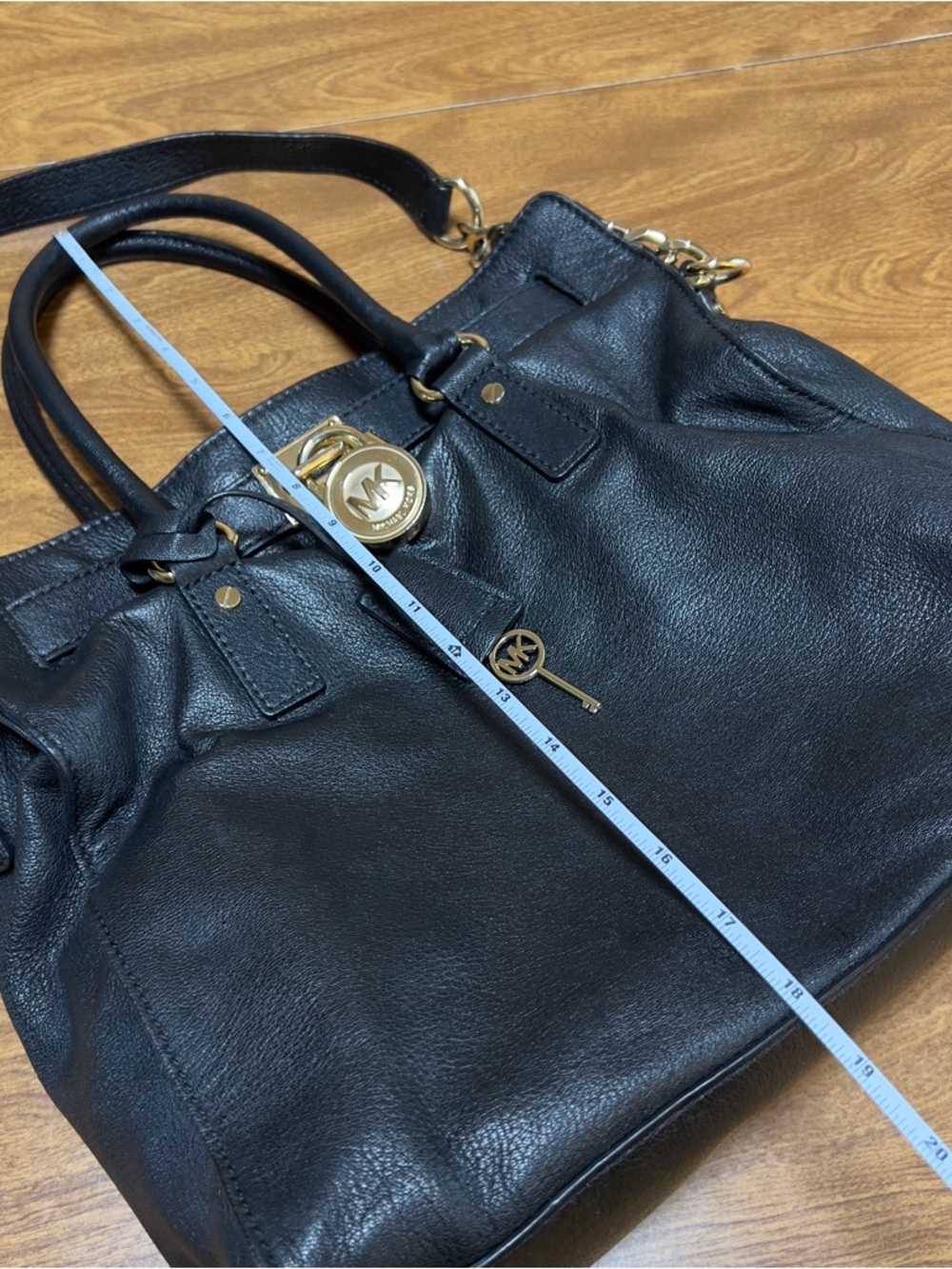 Michael Kors Hamilton Black Leather Goldtone Hardware Large Luggage Shoulder Bag - Picture 9 of 12